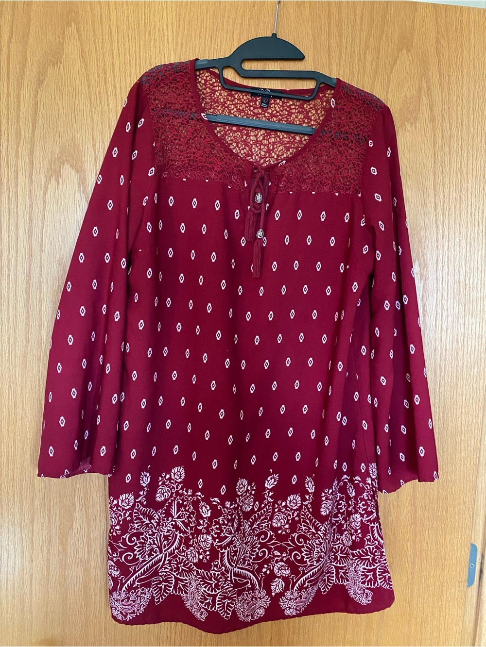 Women’s Burgundy Lace Yoke Tunic Top